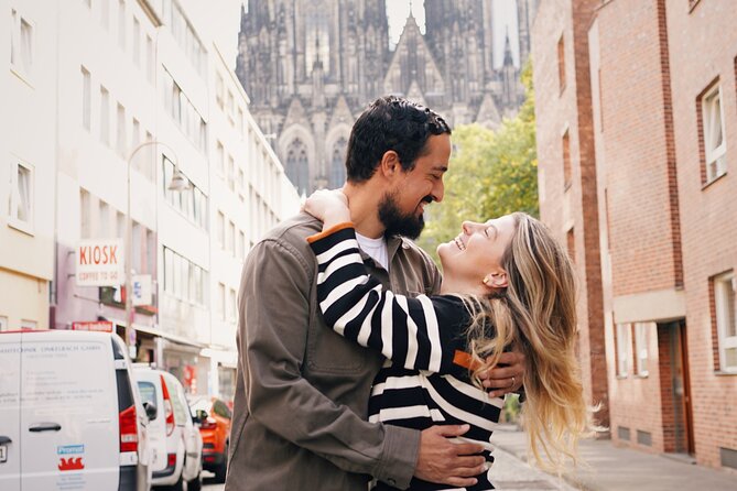 Private photo tour in Cologne - The Romantic Charm of Hohenzollern Bridge as a Photo Backdrop