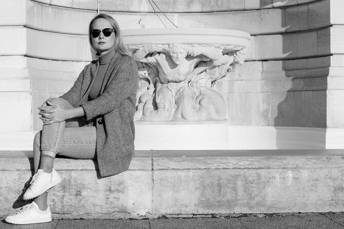 Private Photography Session in Paris - Photographing Montmartres Best Landmarks