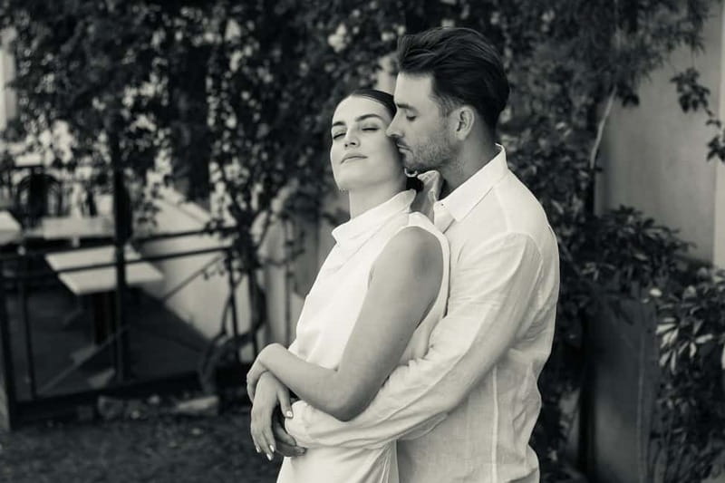 Private photoshoot in Florence by pro photographer - What’s Included: Photos and Retouched Images