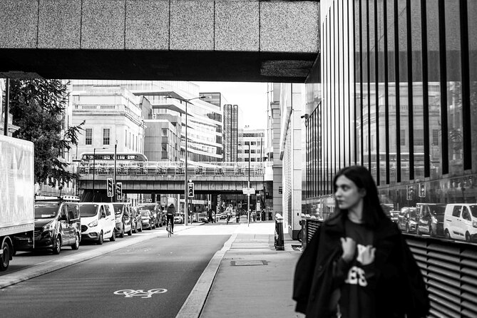 Private Photoshoot in London - Locations: Iconic Landmarks and Serene Parks