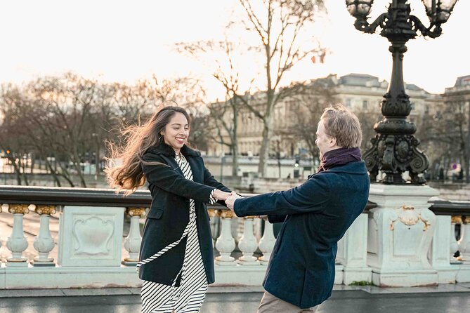 Private Photoshoot in Paris Monuments - Group Size and Suitability