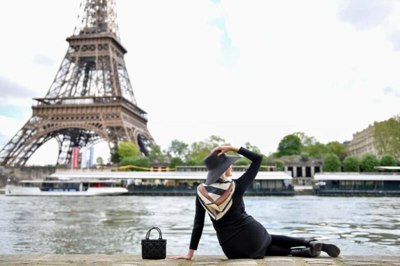 Private Photoshoot in Paris - Elegant Portraits with the Eiffel Tower as Your Backdrop