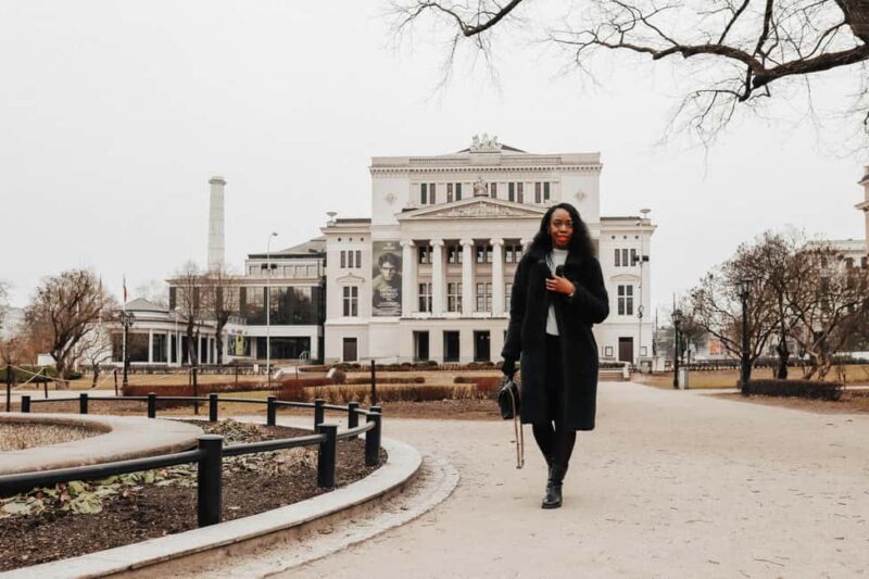 Private Photoshoot in Riga 45min with exploration - Key Points