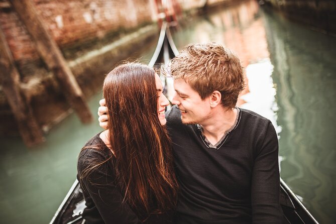 Private Photoshoot on Personal Gondola in Venice - Iconic Landmarks: Rialto Bridge and Grand Canal