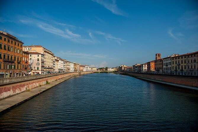 Private Pisa and Lucca Half Day Tour from Florence - Transitioning to Lucca: A 30-Minute Drive into Tuscany