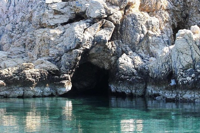 Private Plavnik Island Half-Day boat trip with capt. Bobo - Exploring the Uninhabited Plavnik Island and its Natural Treasures