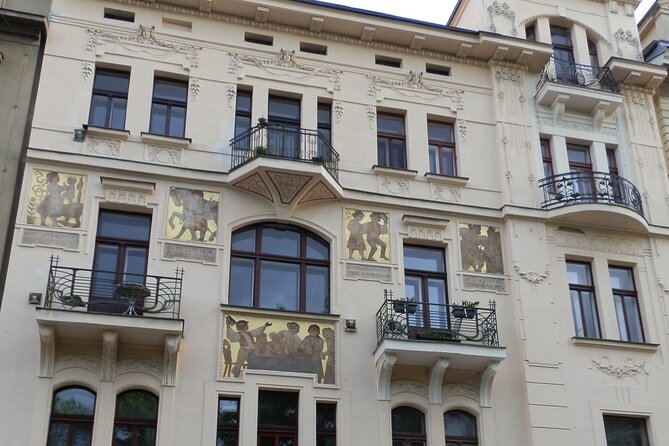 Private Prague Art Nouveau and Cubism Walking Tour - The Iconic Municipal House and Its Artistic Significance