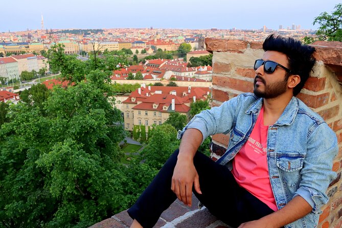 Private Prague Photoshoot for Individuals, Couples and Families - Peacocks and Gardens at Waldstein Palace