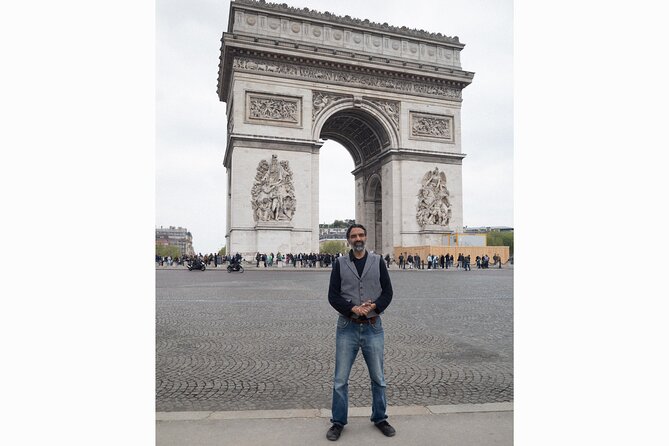 Private Professional PHOTOSHOOT in Paris - Iconic Locations and Scenic Spots Incorporated in the Photoshoot