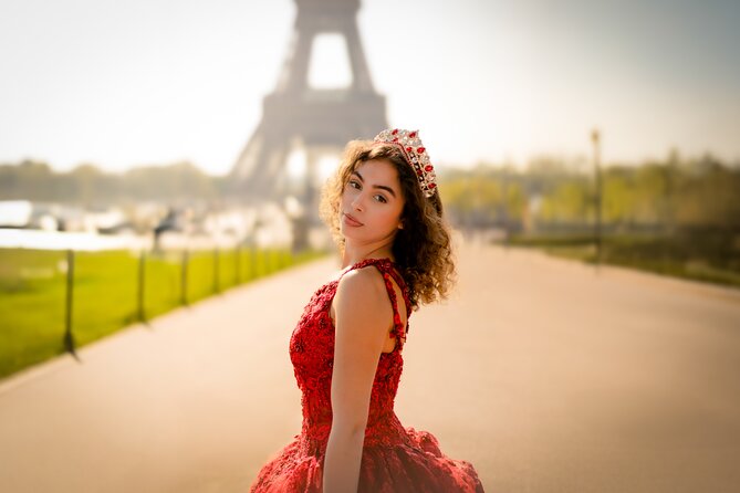 Private Professional Photoshoot near the Eiffel Tower in Paris - Two Stunning Locations for Memorable Shots