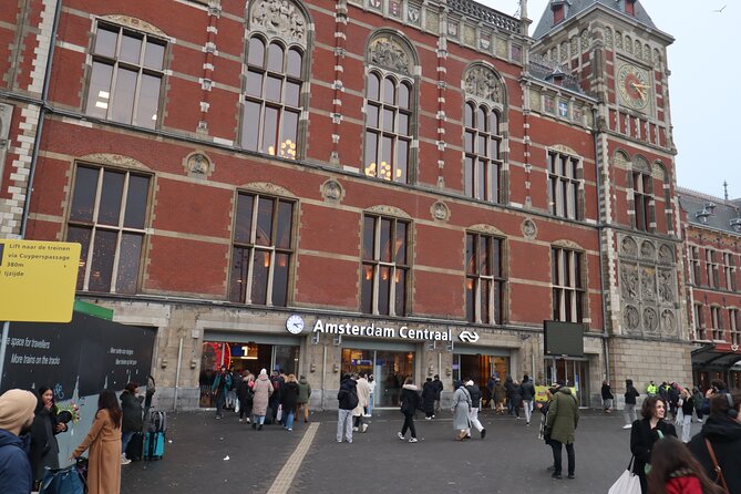 Private red light district & coffeeshop tour with a local - The Experience Provider: Amsterdam e-bike & day tours