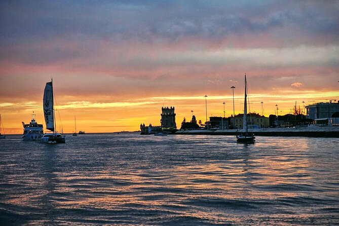 Private Relaxing Sunset Tour along the Tagus River - The Atmosphere and Service on Board