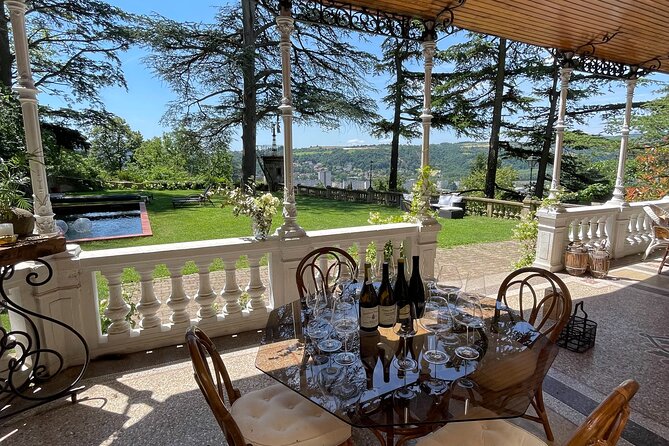 Private Rhône-Valley wine tour - The Expert Guide: Hugo from JEANGUYOT Wine Agency