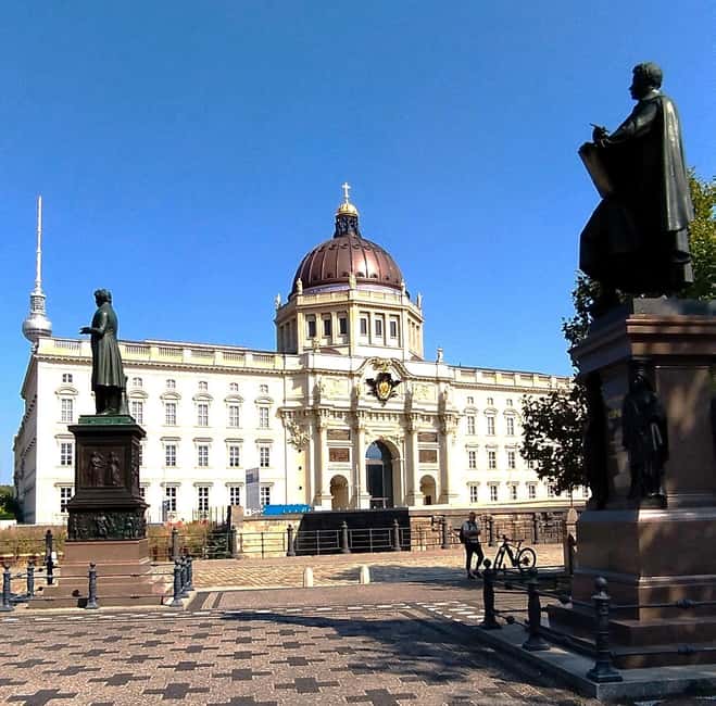Private Rickshaw Berlin Secrets Taylor-Made up-to 6 Pers. - The Itinerary: From Alexanderplatz to Hitlers Bunker