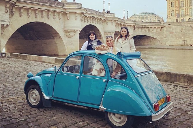 Private ride in a Citroën 2CV in Paris - 2h - Iconic Landmarks: From the Eiffel Tower to the Arc de Triomphe