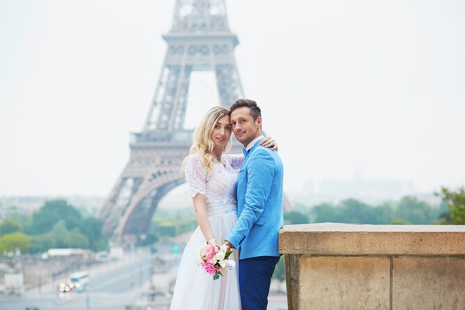 Private Romantic Photoshoot in Paris with Bouquet of Flowers - The Experience of Walking to Eiffel Tower Viewpoints