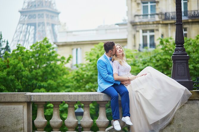 Private Romantic Photoshoot in Paris with Bouquet of Flowers - Cancellation Policy and Flexibility