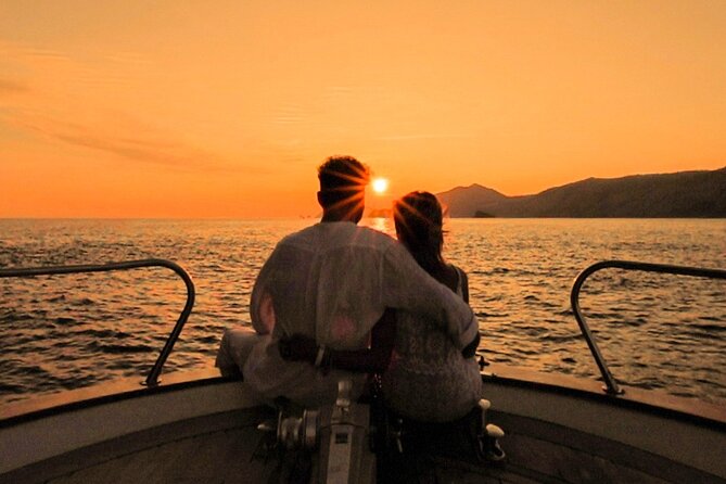PRIVATE Romantic Sunset Boat Tour Zadar with Local Wine 1,5h - Key Points