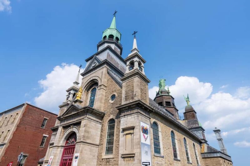 Private Romantic Walking Tour For Couples in Montreal - Exploring Montreal’s Historic Heart: From Place d’Armes to Place Jacques-Cartier