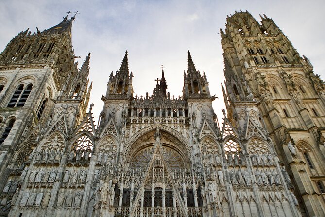 Private Rouen, Giverny Day trip from Paris with Michelin Lunch - Journey to Rouen and Gourmet Lunch at La Couronne