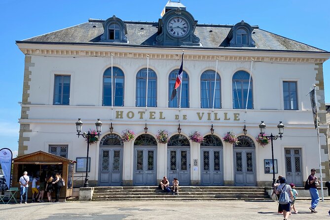 Private Rouen Giverny Honfleur Live Guided by Mercedes from Paris - Comfortable Transport in a Private Mercedes Minivan or Luxury Car