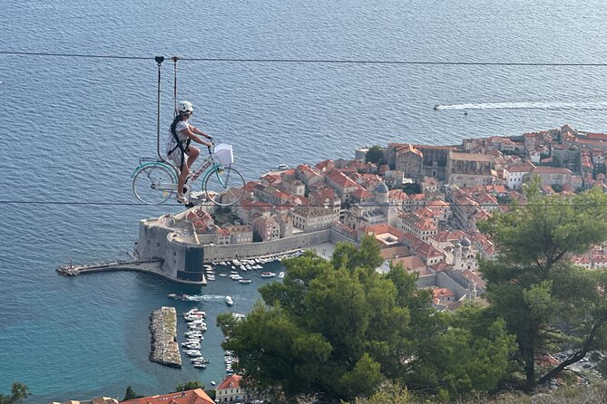 Private Round-Trip Airport Transfer in Dubrovnik - Special Features and Additional Perks