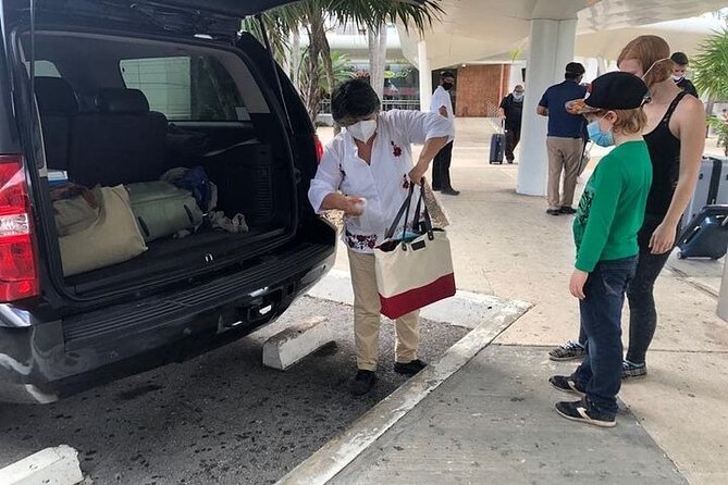 Private Round Trip Airport Transfers to Cancun (Flat Rate) - Summary: The Practical Choice for Cancun Airport Transfers
