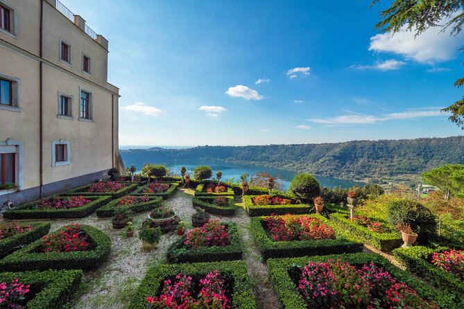 Private round trip from Rome to Castelli Romani and Lakes - Ariccia’s Historic and Architectural Highlights