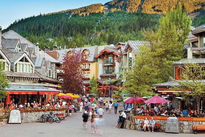 Private Round Trip Vancouver Airport (YVR) Transfer to/from Whistler - Flexible Drop-off at Whistlers Ski Lifts and Lodging