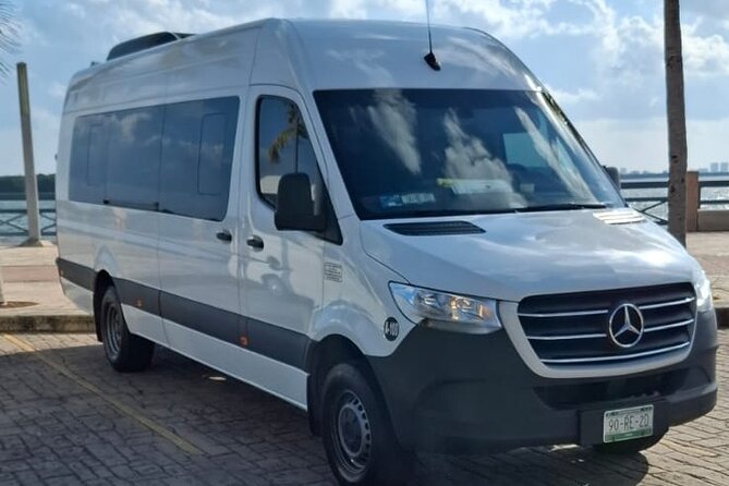 Private Roundtrip transfer from Cancun Airport up Puerto Morelos - A Convenient and Private Transport Service from Cancun Airport to Puerto Morelos
