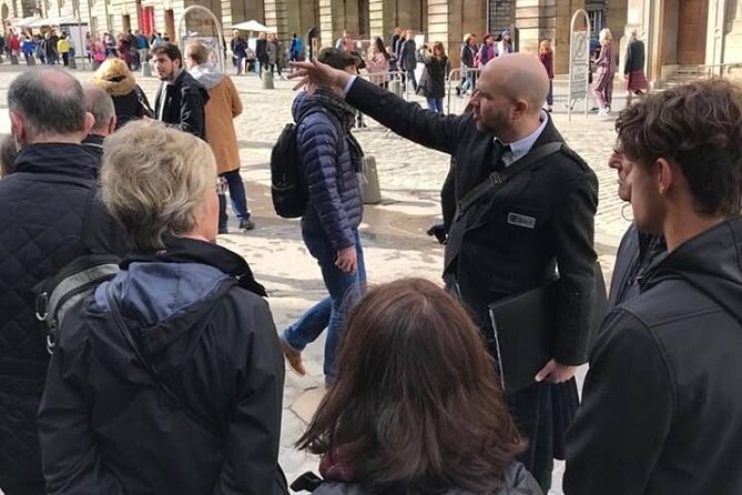 Private Royal Mile walking tour - Discover the history of our most famous street - The Guide’s Engaging Storytelling Style