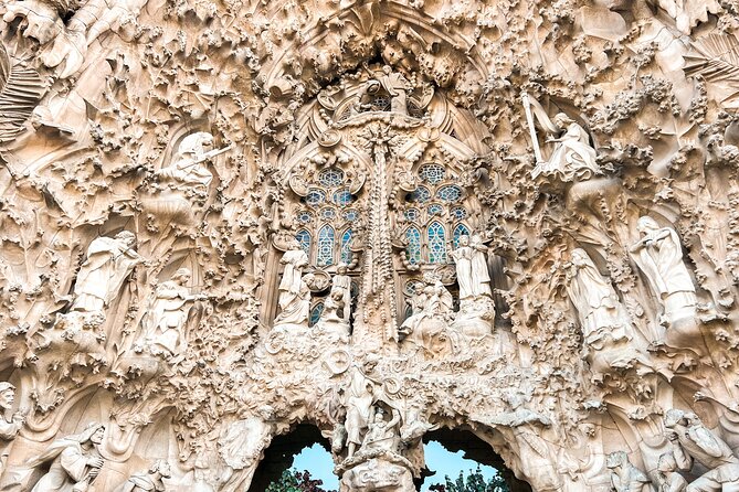 Private Sagrada Familia and Park Guell tour with Pickup - Balancing Quality and Cost