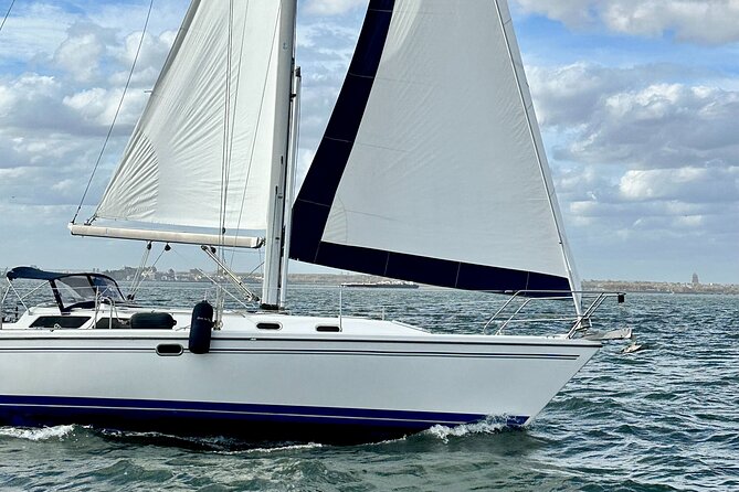 Private Sail Around New York City and The Statue of Liberty - The Statue of Liberty Close-Up