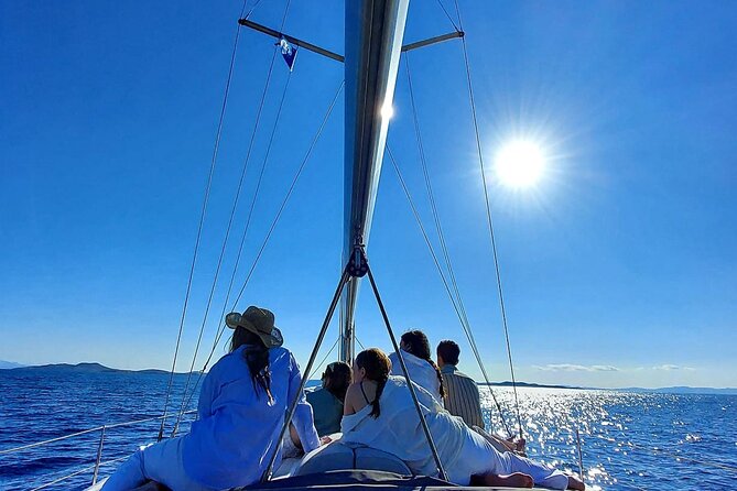 Private sailing cruise-Mykonos Southern Beach Hopping withLunch - Discover the Private Sailing Cruise from Mykonos for Southern Beach Hopping and Lunch