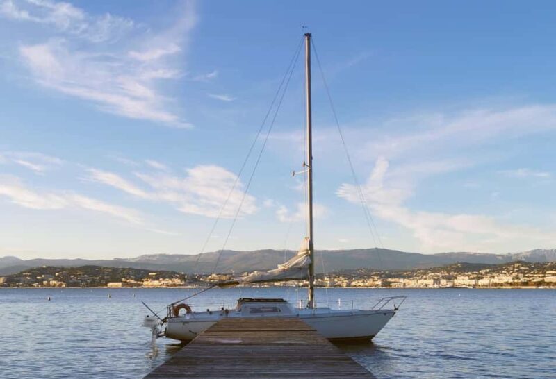 Private sailing excursion & Provençal picnic - The Experience of the Guide and Host Maxime