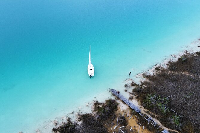 Private sailing tour of Bacalar Lagoon - Starting Point at CASA SIRENA Dock in Bacalar