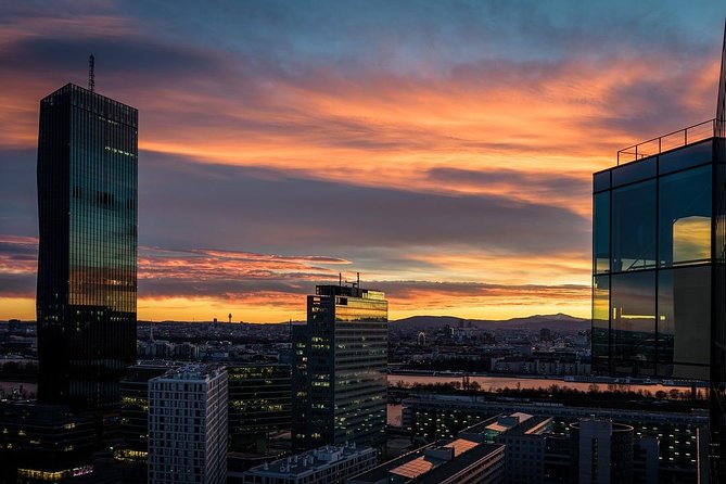 Private Scenic Transfer from Budapest to Vienna with 4h of Sightseeing - Key Points