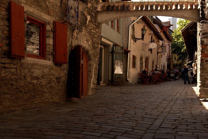 Private Self-Guided Audio Walking Tour in Tallinn Old Town - Kullassepa Street: The Goldsmiths’ Lane