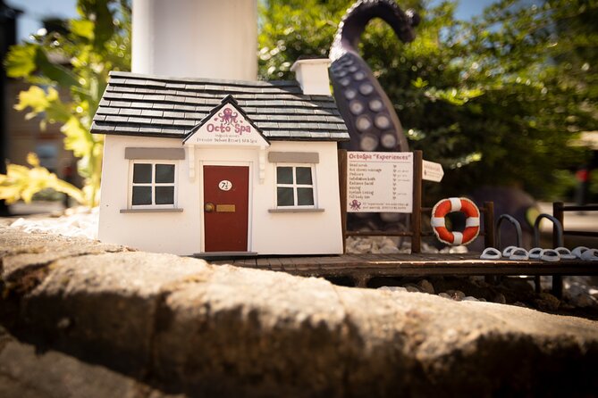 Private Self-Guided Dinky Door Hunt in Cambridge - Riverside and the Postal Transformation