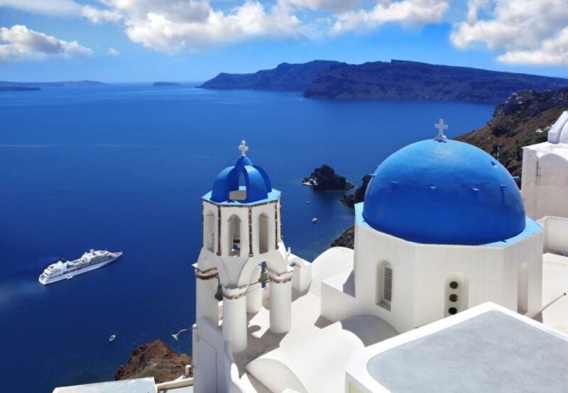 Private Shore Excursion: Best of Santorini Customized Tour - Visiting Oia: Iconic Views and Free Time