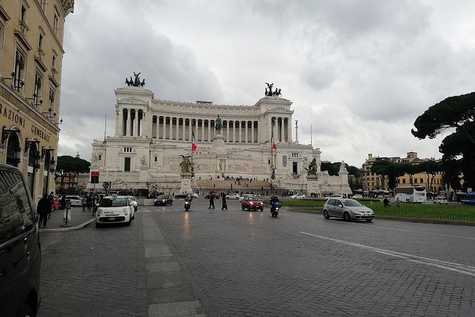 Private Shore Excursion From Civitavecchia Port - Free Walk and Photos at the Fontana di Trevi