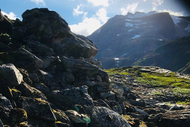 Private shore excursions Troll road in 5-7 groups - Key Points