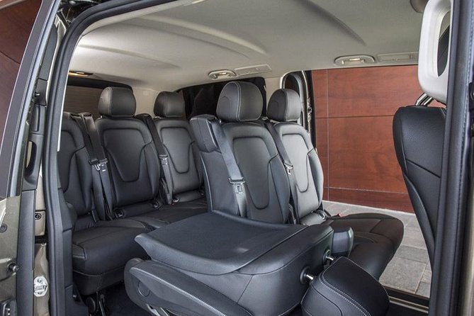 Private Shuttle Service Madrid Barajas-Adolfo Suárez Airport - Why Choose a Private Shuttle Over Public Transport