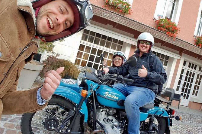Private sidecar tour to the landing beaches - Visiting Longues-sur-Mer and Its Coastal Gun Battery