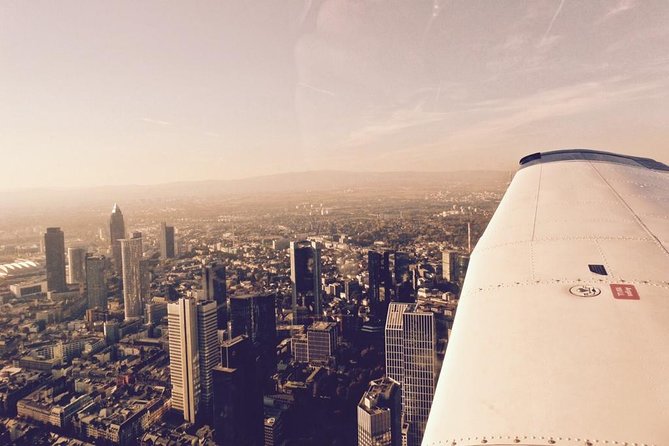 Private Sightseeing Flight above Frankfurt - The Pilot and Flight Experience