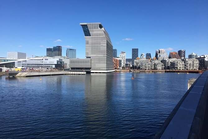 Private sightseeing in a Volvo XC 90 All inclusive museum/guiding - Review Highlights and Guide Excellence