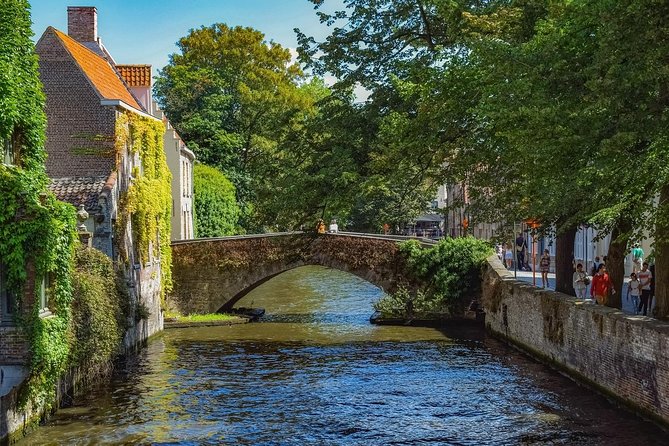Private sightseeing roundtrip transfer to Bruges from Amsterdam - Indulge in Belgian Waffles, Chocolate, and Beers