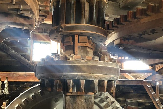 Private Sightseeing to Windmills, Volendam, Marken from Amsterdam - Discovering Volendam: A Picturesque Fishing Village