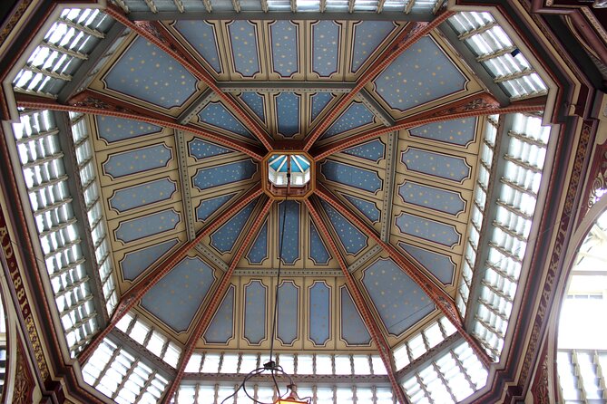 Private Sightseeing Walking Tour of The City Of London - Reflection at The Monument to the Great Fire of London