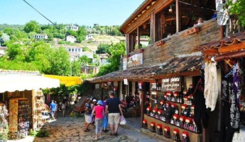 Private Sirince Village Tour From Kusadasi Port Cruiser Only - Lunch at Arvalya Rugs and the Village Atmosphere